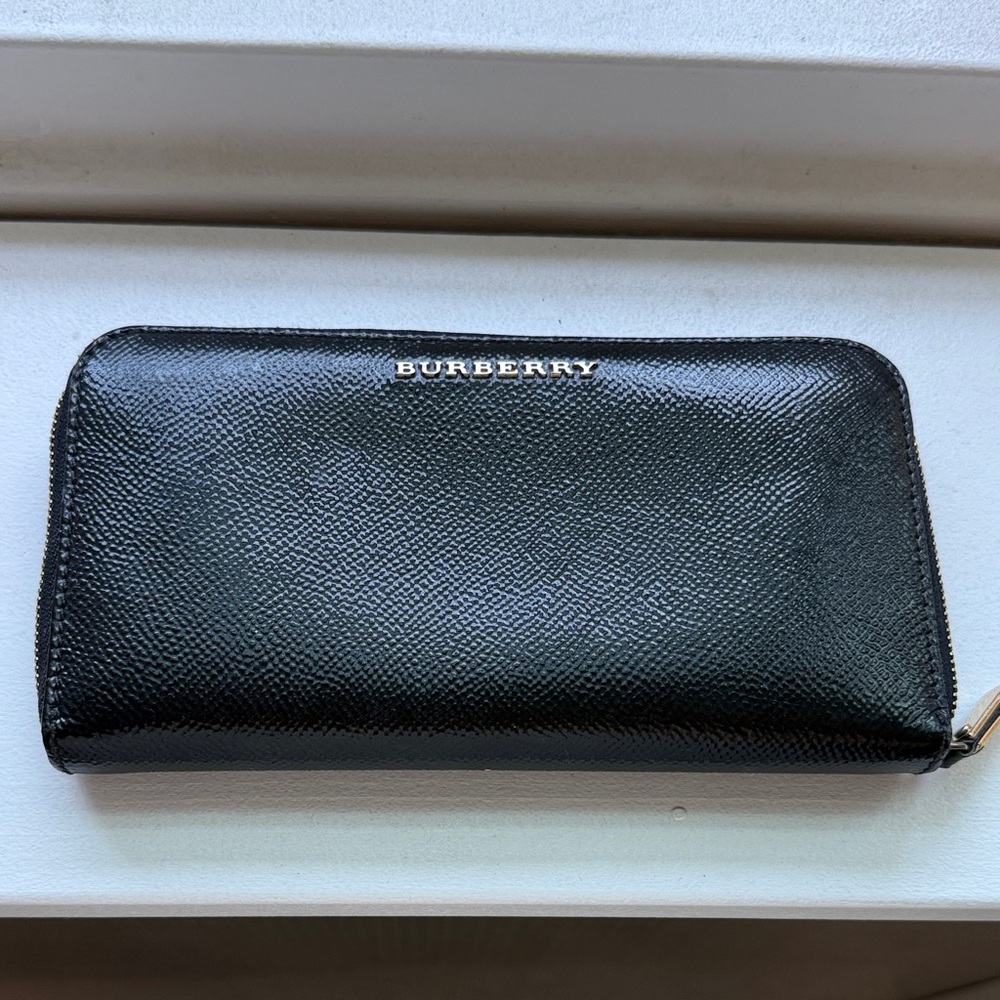 Burberry Black Textured Leather Zip Wallet with Gold Logo